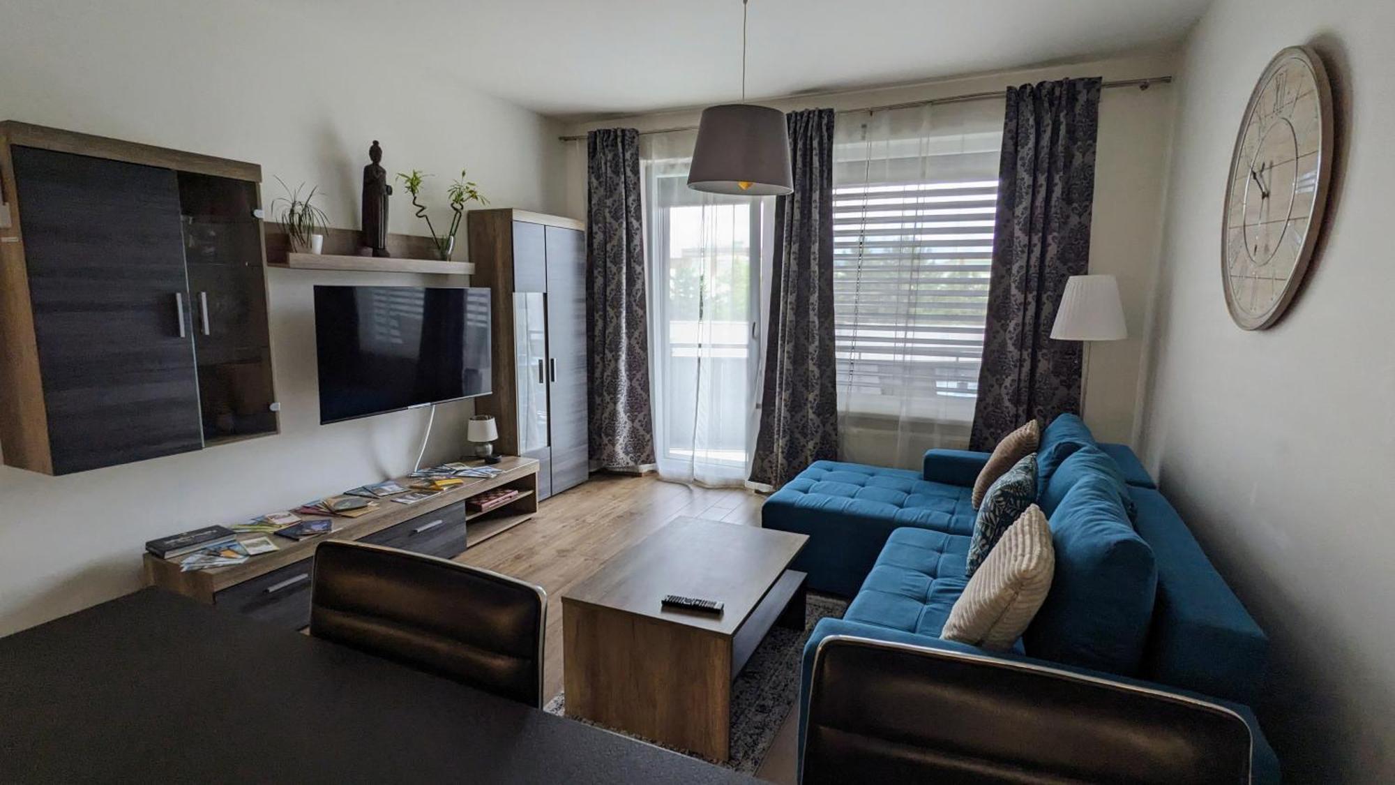 E2 Luxury Oldtown Apt - 2X Parking, Foodstore, Pcscreen, Netflix, Unlimited Music, Crib, Babychair, Fastwifi, Aircon Košice Extérieur photo