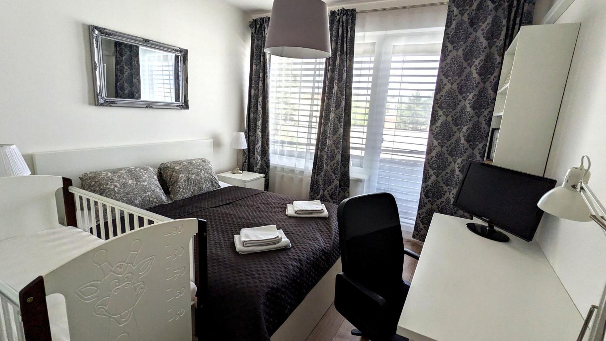 E2 Luxury Oldtown Apt - 2X Parking, Foodstore, Pcscreen, Netflix, Unlimited Music, Crib, Babychair, Fastwifi, Aircon Košice Extérieur photo