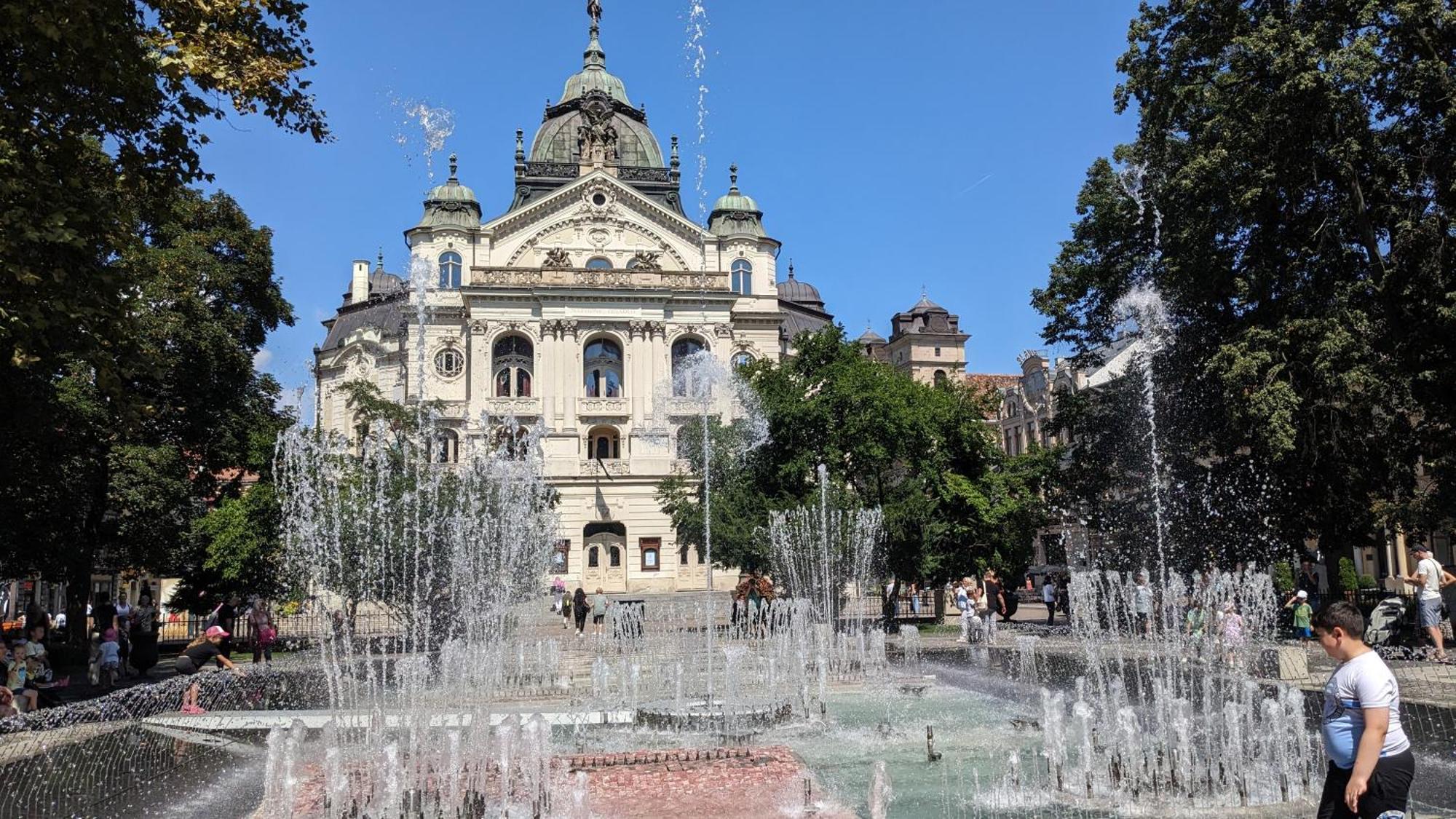 E2 Luxury Oldtown Apt - 2X Parking, Foodstore, Pcscreen, Netflix, Unlimited Music, Crib, Babychair, Fastwifi, Aircon Košice Extérieur photo